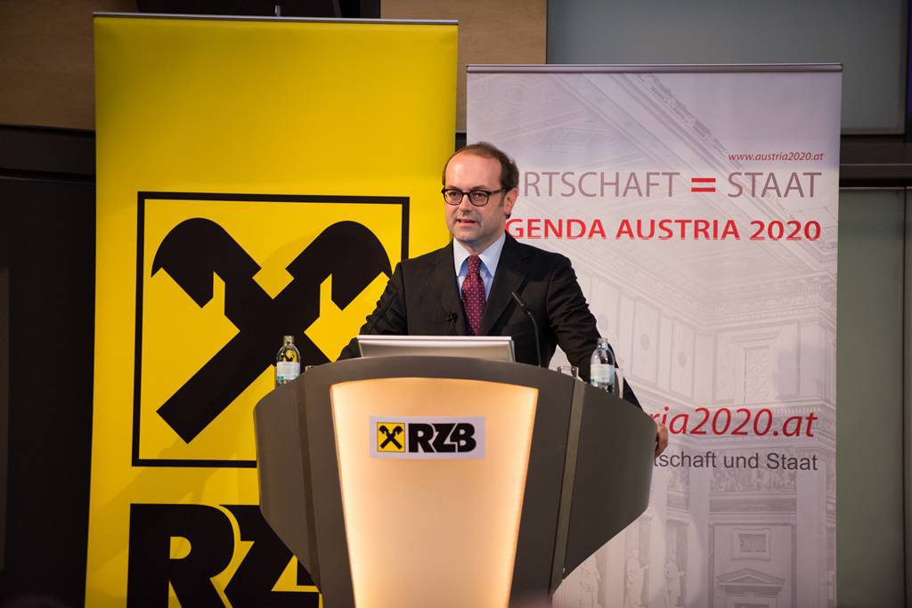 Dr. Johannes Schuster (Raiffeisen Zentralbank Österreich AG)